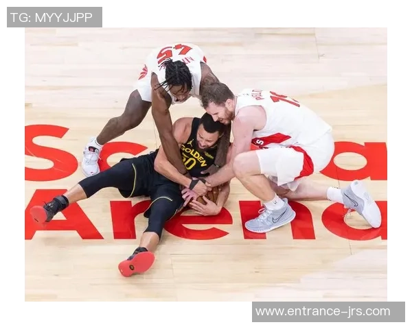 勇士逆转猛龙的传奇时刻揭示了团队精神与坚持不懈的力量 勇士逆转猛龙的传奇时刻揭示了团队精神与坚持不懈的力量