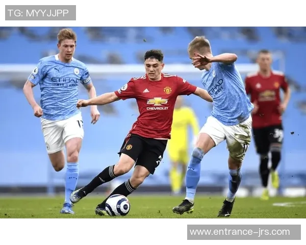 曼联与西汉姆精彩对决录播回顾全场精彩瞬间与战术分析 曼联与西汉姆精彩对决录播回顾全场精彩瞬间与战术分析